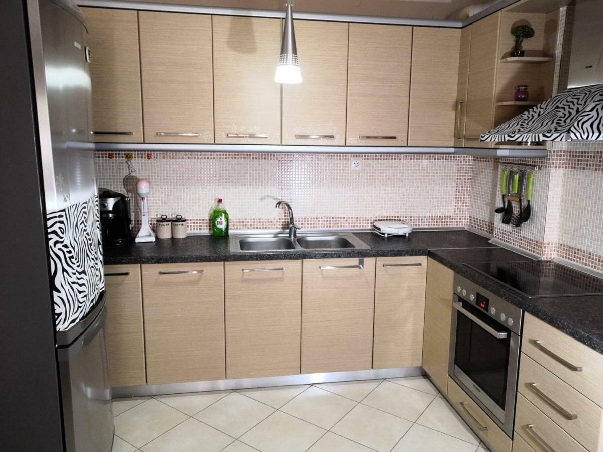 Brick Apartment Nea Peramos  Ngoại thất bức ảnh